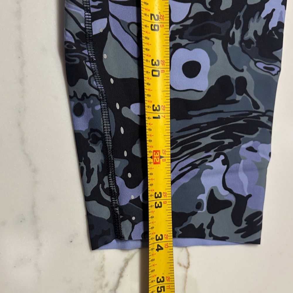 lululemon athletica Camouflage Leggings - Black and Blue - Picture 12 of 14